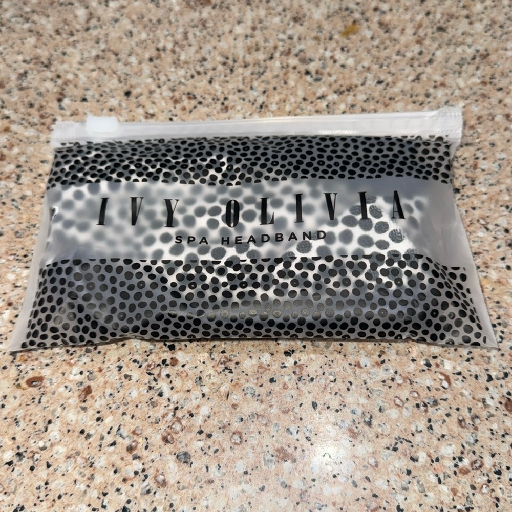 🆕 Ivy Olivia Spa Headband w/Built-In Ponytail Holder